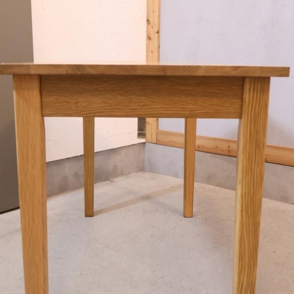 人気のMUJI(無印良品)のオーク無垢材パーソナルデスク。シンプル 人気のMUJI(無印良品)のオーク無垢材パーソナルデスク。シンプル