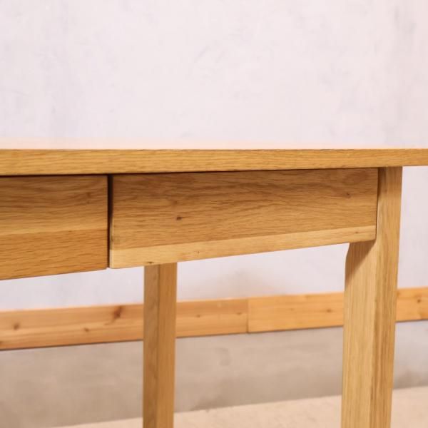 人気のMUJI(無印良品)のオーク無垢材パーソナルデスク。シンプル 人気のMUJI(無印良品)のオーク無垢材パーソナルデスク。シンプル