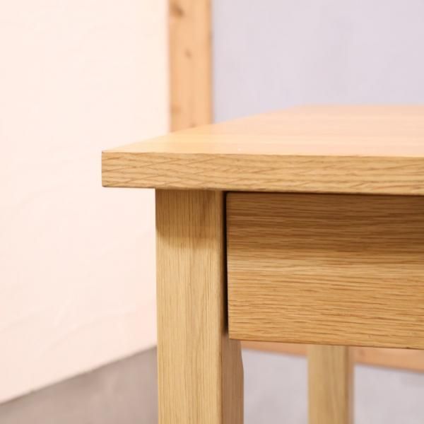 人気のMUJI(無印良品)のオーク無垢材パーソナルデスク。シンプル 人気のMUJI(無印良品)のオーク無垢材パーソナルデスク。シンプル