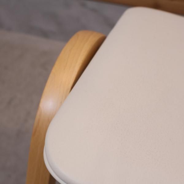 3脚まとめ買い1 秋田木工 IDC大塚 No.202 剣持勇 ブルー グリーン 剣持勇デザインの秋田木工 No.202 スタッキングスツールです。曲