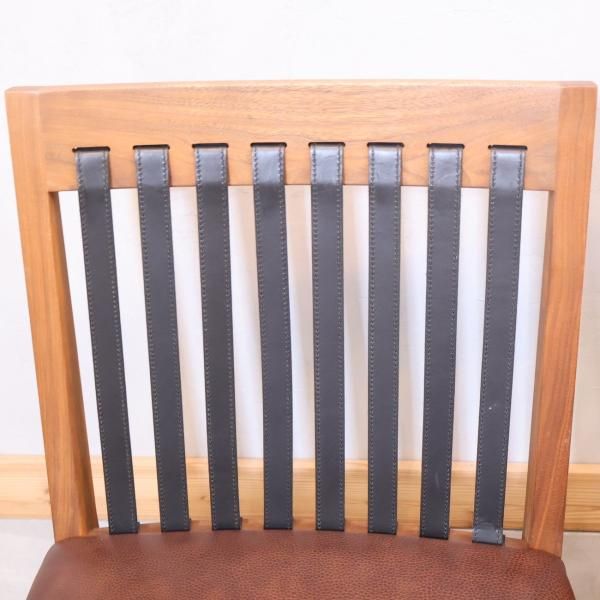 展示品◆Ritzwell(リッツウェル)BLAVA(ブラヴァ)  ダイニングチェア2脚。縦格子を思わせる背中の厚革ベルトがしなやかで快適な座り心地のサイドチェア。ウォールナットと本革のコンビネーション -  kokoelma　-ココエルマ- 