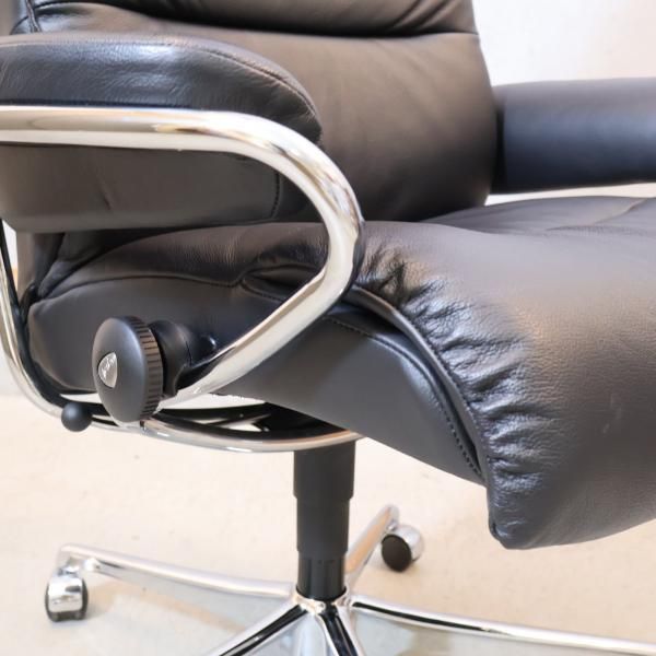 展示品◇北欧ノルウェーのメーカーEKORNES(エコーネス)社の 展示品◇北欧ノルウェーのメーカーEKORNES(エコーネス)社の