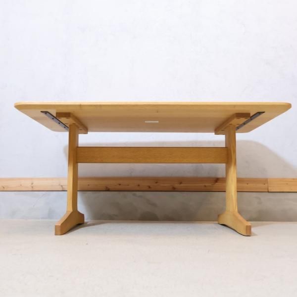 飛騨の家具メーカーKASHIWA(柏木工)のダイニングテーブルです 飛騨の家具メーカーKASHIWA(柏木工)のダイニングテーブルです