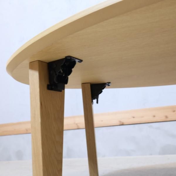 辻製作所のナラ材を使用したローテーブルです。丸みを帯びた 辻製作所のナラ材を使用したローテーブルです。丸みを帯びた