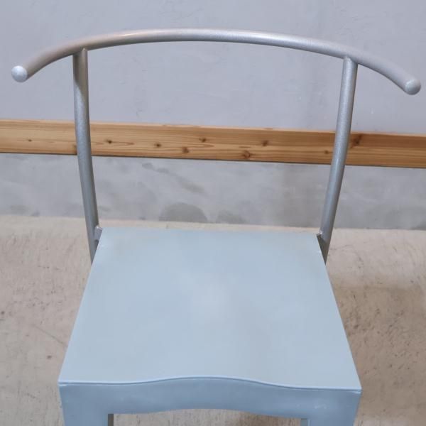 イタリアのデザイナーズ家具ブランドKARTELL(カルテル)のDr.Glob イタリアのデザイナーズ家具ブランドKARTELL(カルテル)のDr.Glob