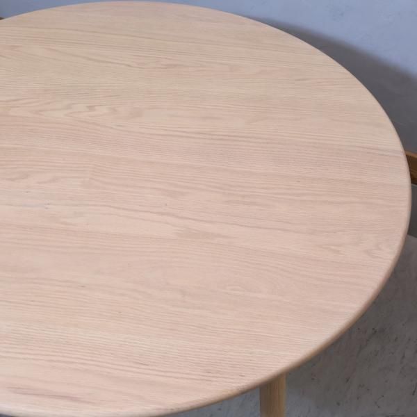 Ridge(リッジ2) オーク無垢材 ダイニングテーブルです。北欧デザイナー