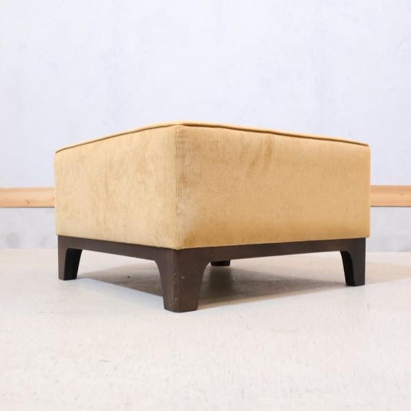 IDEE(イデー)で取り扱われているAGLAS(アグラス) オットマンです IDEE(イデー)で取り扱われているAGLAS(アグラス) オットマンです