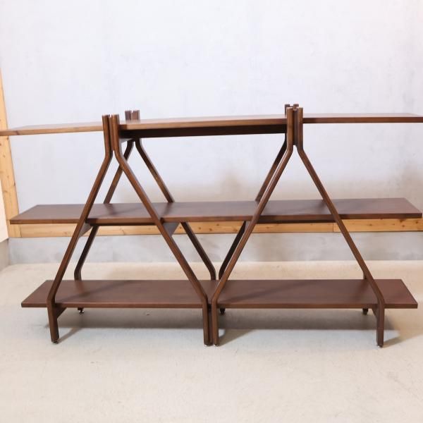 大塚家具　アーチ シェルフ ロータイプ IDC OTSUKA(大塚家具)の奥山清行デザイン アーチシェルフです