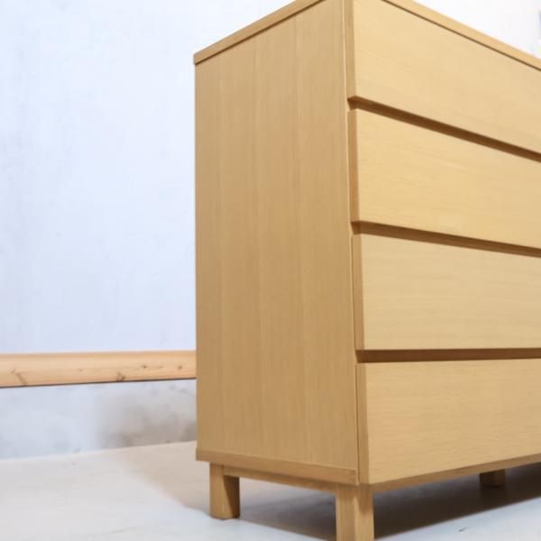 人気の無印良品(MUJI)のオーク材を使用したチェスト4段・幅120cm 人気の無印良品(MUJI)のオーク材を使用したチェスト4段・幅120cm