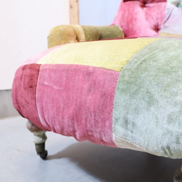 イギリスHALO(ハロ)のANNE CHAIR(アンチェア)。製品ごとに色や形 イギリスHALO(ハロ)のANNE CHAIR(アンチェア)。製品ごとに色や形
