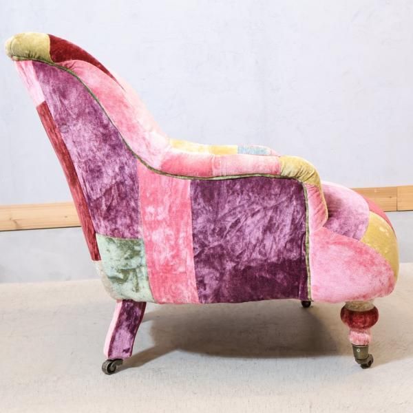 イギリスHALO(ハロ)のANNE CHAIR(アンチェア)。製品ごとに色や形 イギリスHALO(ハロ)のANNE CHAIR(アンチェア)。製品ごとに色や形