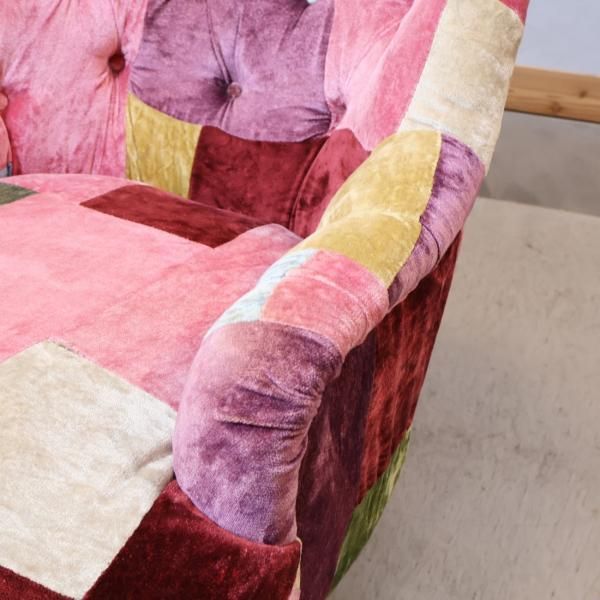 イギリスHALO(ハロ)のANNE CHAIR(アンチェア)。製品ごとに色や形 イギリスHALO(ハロ)のANNE CHAIR(アンチェア)。製品ごとに色や形