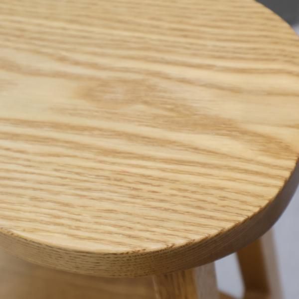 FUKUCHI(福地)の天然木 無垢材スツールです。踏み台としても使える椅子