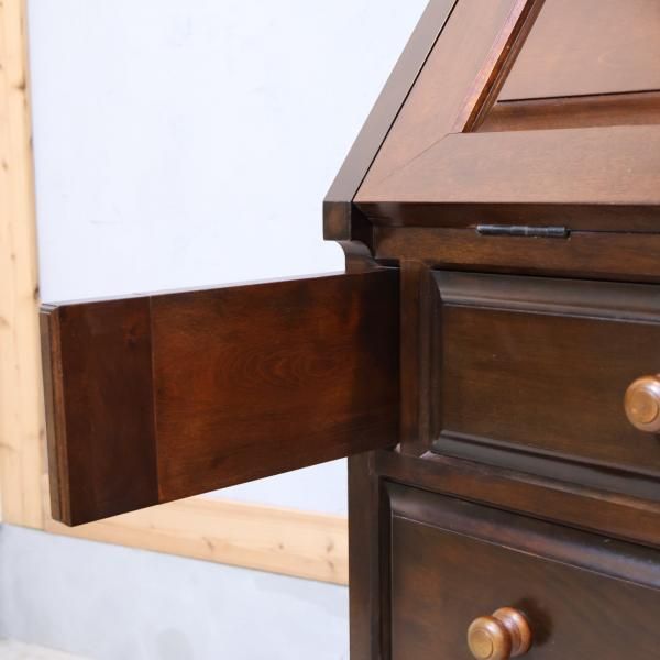 松本民芸家具のミズメザクラ無垢材を使用した重H型ボールフット