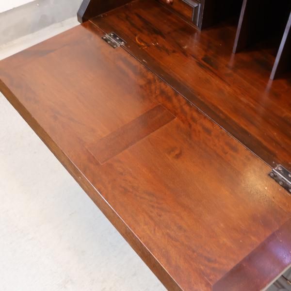 松本民芸家具のミズメザクラ無垢材を使用した重H型ボールフット