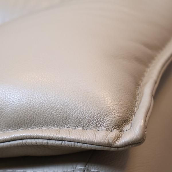 イタリア NICOLETTI(ニコレッティ)社のAriete(アリエテ) 総本革2人掛け