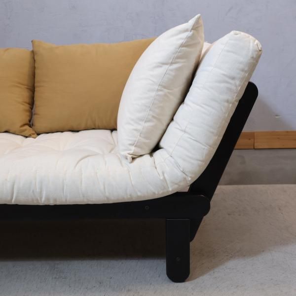 北欧デンマークのメーカーkarup(カーラップ)のパイン無垢材を使用した