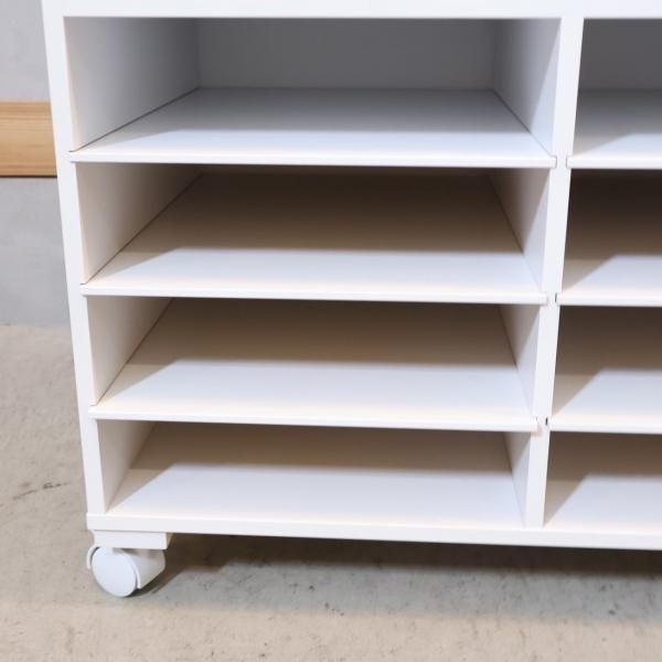 キャスター付きニット＆シャツラックです。衣類を積み重ねずに