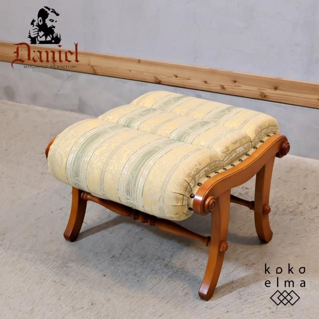 横浜クラシック家具 Daniel(ダニエル)のブーツ スツールです。樺 横浜クラシック家具 Daniel(ダニエル)のブーツ スツールです。樺