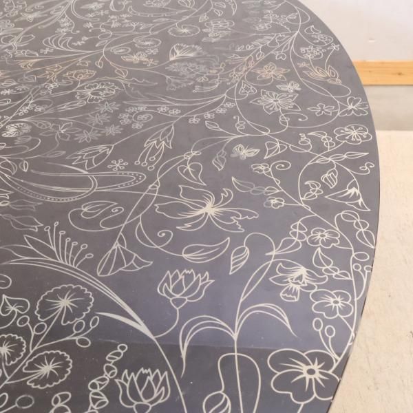 トード・ボーンチェ 「GLASS OVAL TABLE」　moroso社 トード・ボーンチェ 「GLASS OVAL TABLE」 moroso社