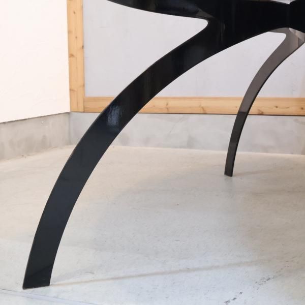 トード・ボーンチェ 「GLASS OVAL TABLE」　moroso社 MOROSO(モローゾ)のTord Boontje(トード・ボーンチェ)デザインの