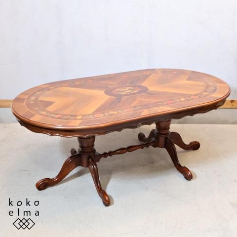 イタリア伝統の象嵌細工が施されたダイニングテーブルです。クラシック