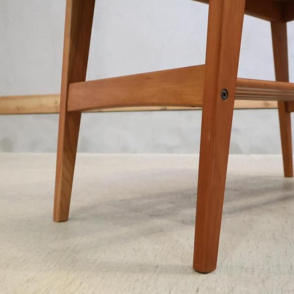 人気のkarimoku60(カリモク60) チェリー材 リビングテーブル(小)です