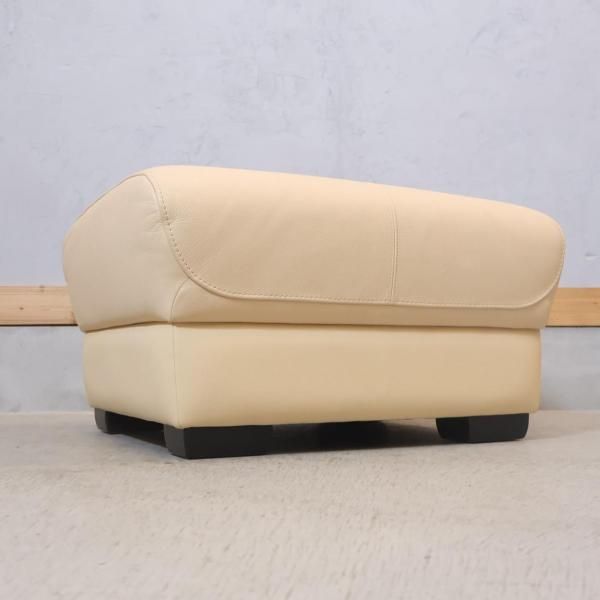 karimoku カリモク オットマン スツール 本革 家具 ビンテージ 人気のkarimoku(カリモク家具)よりZT73 本革 オットマンです！白