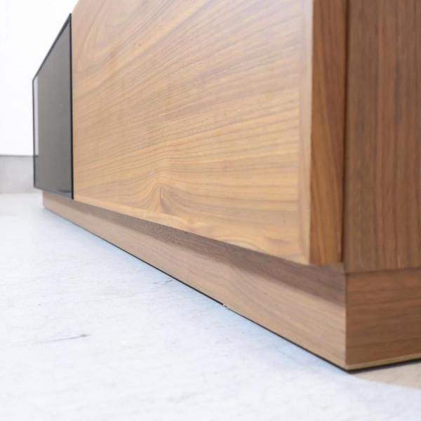 ACTUS(アクタス)のSHINE(シャイン)テレビボードです。ウォールナット材