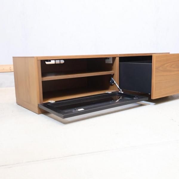 ACTUS(アクタス)のSHINE(シャイン)テレビボードです。ウォールナット材