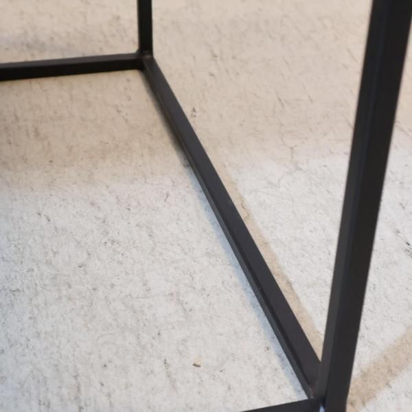 Kanademono(かなでもの)のマンゴー無垢材ローテーブルです