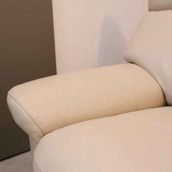 老舗家具メーカーHAMAMOTO(浜本工芸)の 本革3人掛けソファーです。純