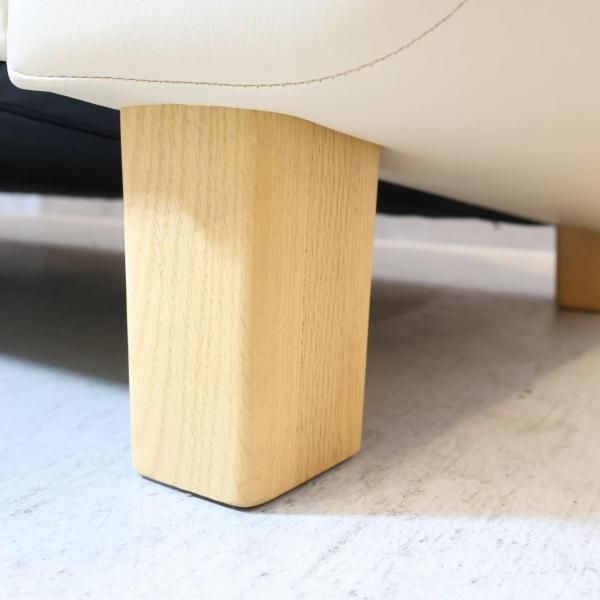 老舗家具メーカーHAMAMOTO(浜本工芸)の 本革3人掛けソファーです。純