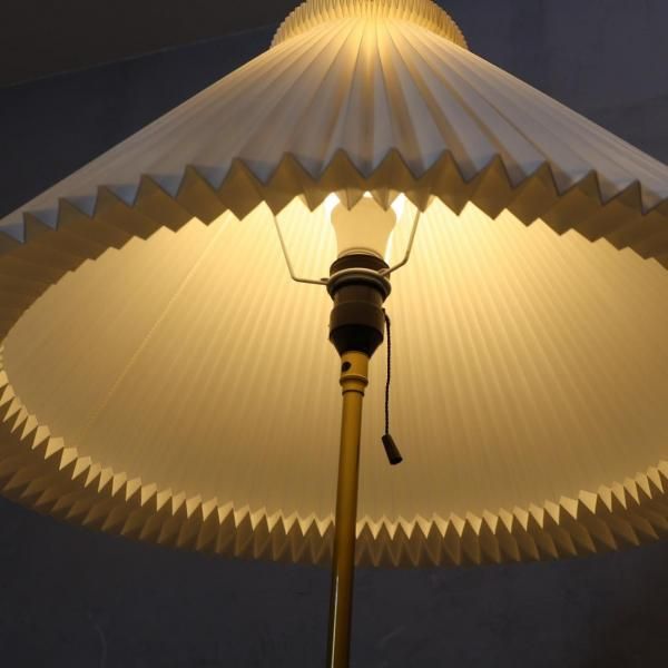 LE KLINT　モデル351 フロアスタンド ホワイトプリーツシェード フロアランプ モデル351 ｜ Products | LE KLINT