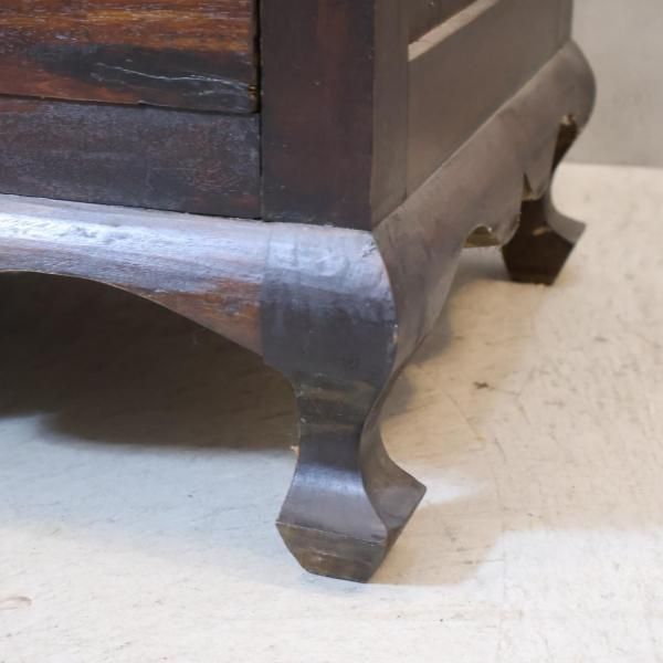 B-COMPANY(ビーカンパニー)の古木を使用したオリエンタルな4段チェスト