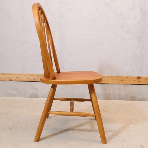 TOKAIKAGU(東海家具)のPine Village ダイニングチェアです。ナチュラル