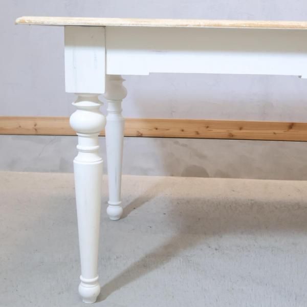 人気のFrancfranc(フランフラン)のログ ダイニングテーブルです