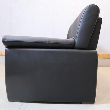 展示品◇karimoku(カリモク家具)よりChitano(チターノ)の本革を