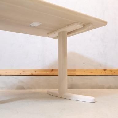 karimoku(カリモク家具)のDT8821 オーク材 ダイニングテーブルのご紹介