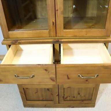 unico ウニコ AUTEUR オトゥール パイン材 キッチンボード ガラス扉 unico(ウニコ)のヴィンテージテイストが魅力のAUTEUR(オトゥール