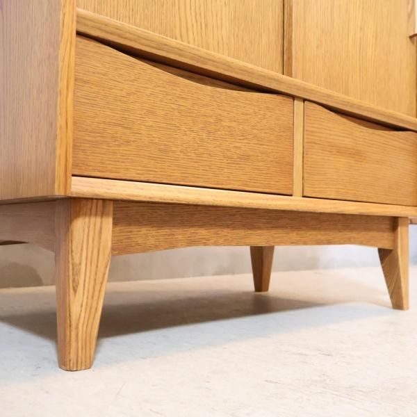 unico(ウニコ)のSIGNE(シグネ)シリーズのキッチンボードです。オーク材