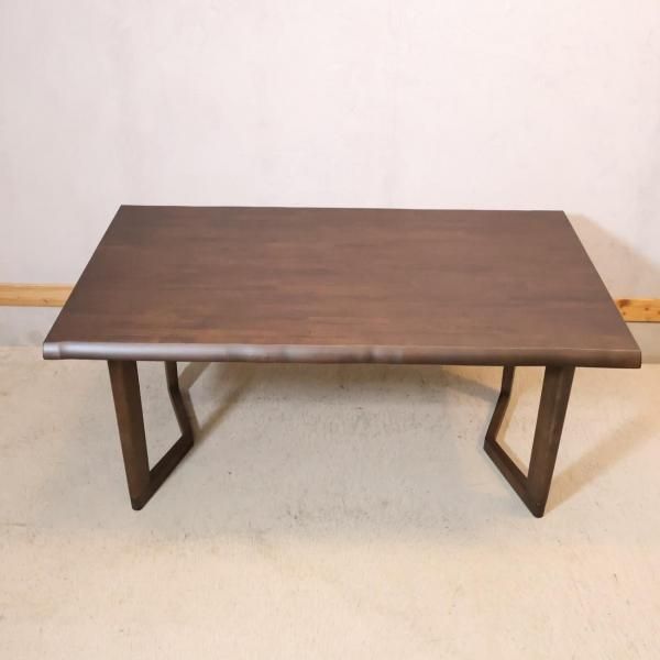 人気のkarimoku(カリモク家具)よりChitano(チターノ)のダイニング