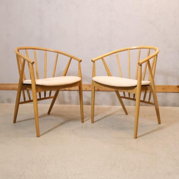 MODERN DECO(モダンデコ)のダイニングチェア 2脚セットです。天然木の