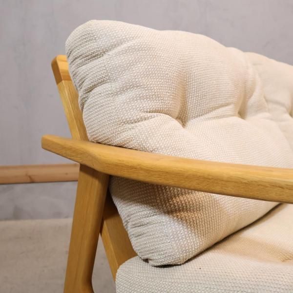 MARUNI60(マルニロクマル) のオーク材 2人掛けソファです。北欧