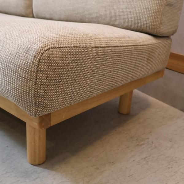 人気の無印良品(MUJI)のゆったり座れるアームレスソファ 2