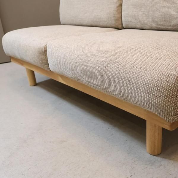 人気の無印良品(MUJI)のゆったり座れるアームレスソファ 2