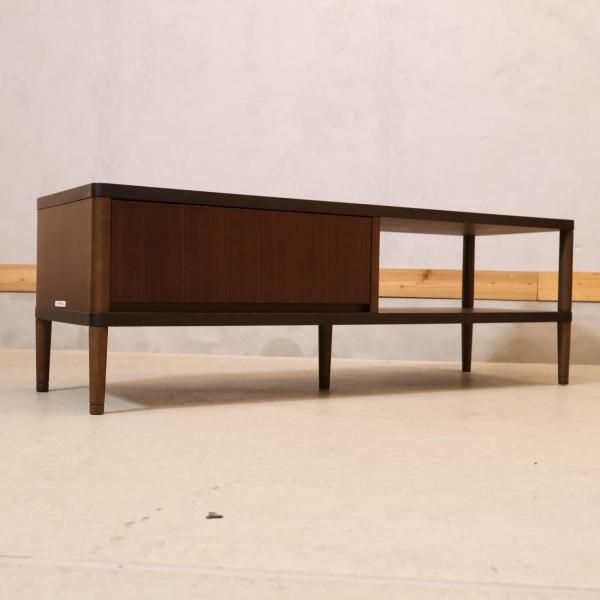 人気のkarimoku60(カリモク60) TVボードです。レトロでスッキリした