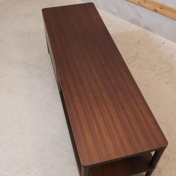 人気のkarimoku60(カリモク60) TVボードです。レトロでスッキリした