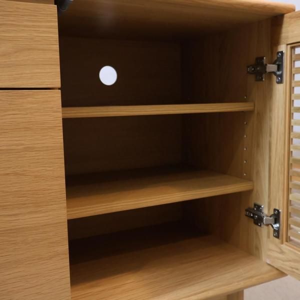 人気のunico(ウニコ)のSOLKシリーズのオーク材 キャビネットです