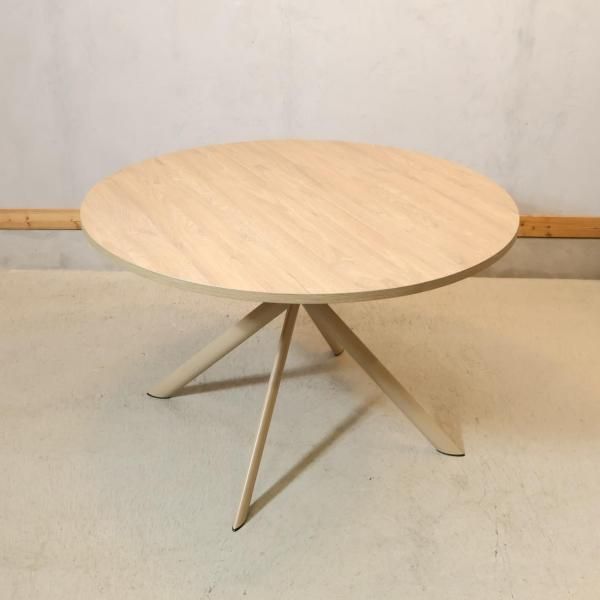 イタリアのCalligaris(カリガリス)社のブランドconnubia(コヌビア)の